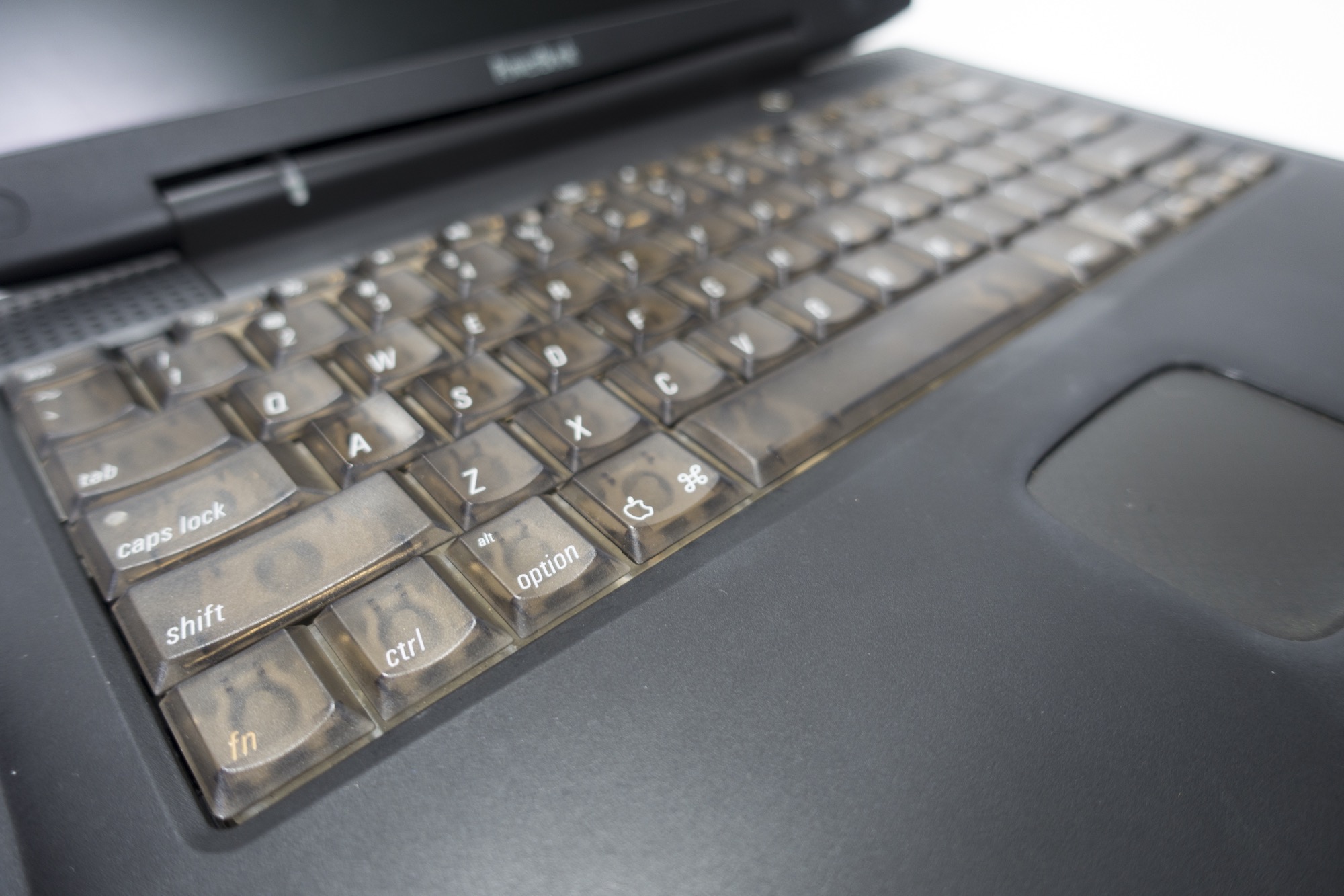 The Lombard Powerbook G3 Bronze Keyboard 512 Pixels